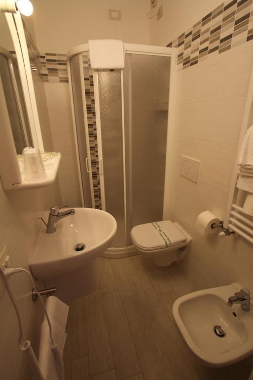 Hotel Montecarlo Lido di Camaiore Szoba fotó