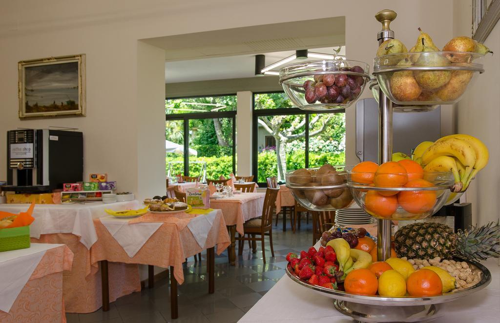 Hotel Montecarlo Lido di Camaiore Kültér fotó