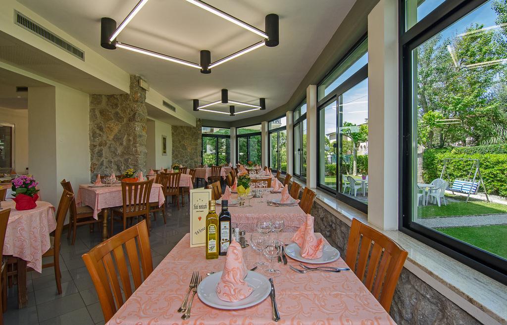 Hotel Montecarlo Lido di Camaiore Kültér fotó