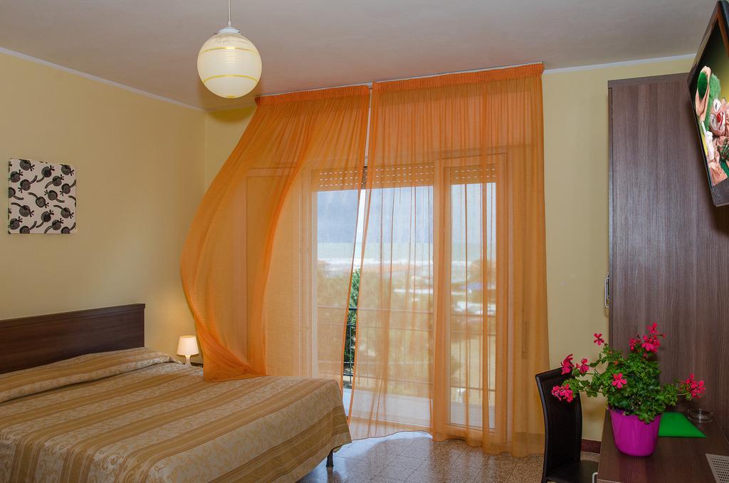 Hotel Montecarlo Lido di Camaiore Kültér fotó