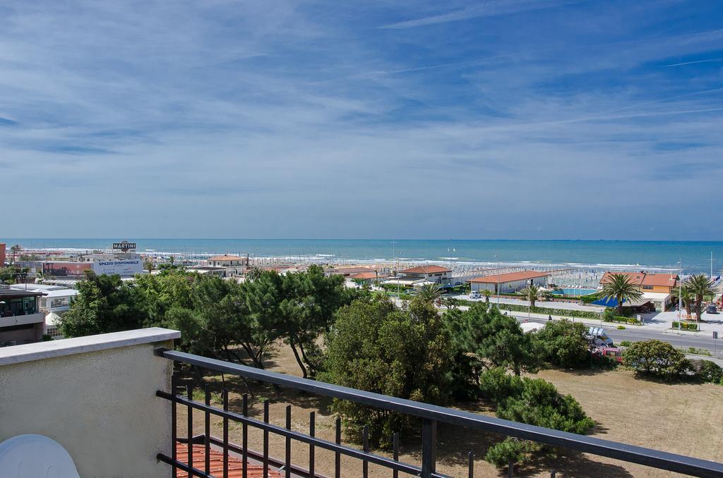 Hotel Montecarlo Lido di Camaiore Kültér fotó